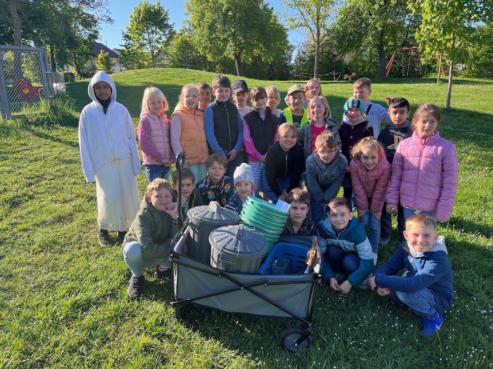 2025 05 01 RollendeAbfallkiste